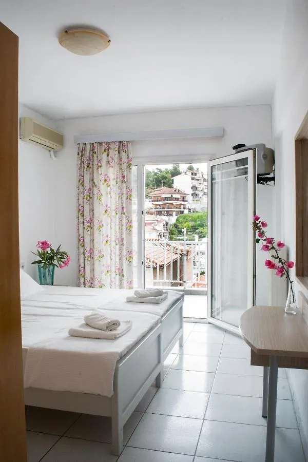 Hotel Clio Neos Marmaras 2*,