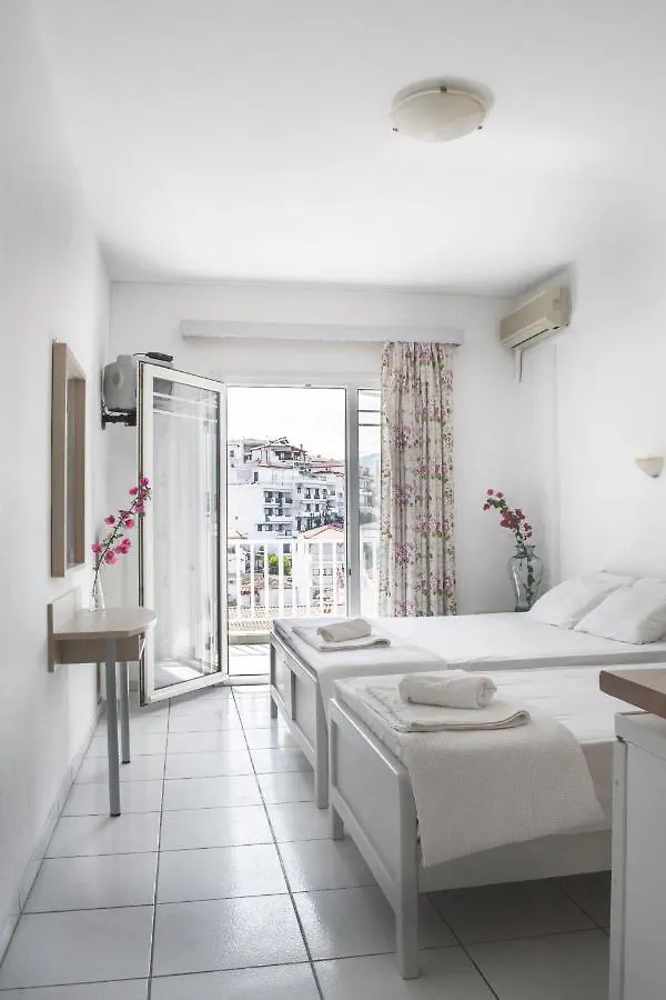Hotel Clio Neos Marmaras